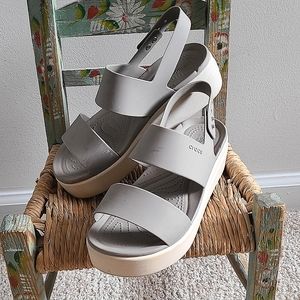 Crocs Brooklyn Low Wedge Gray Size 7